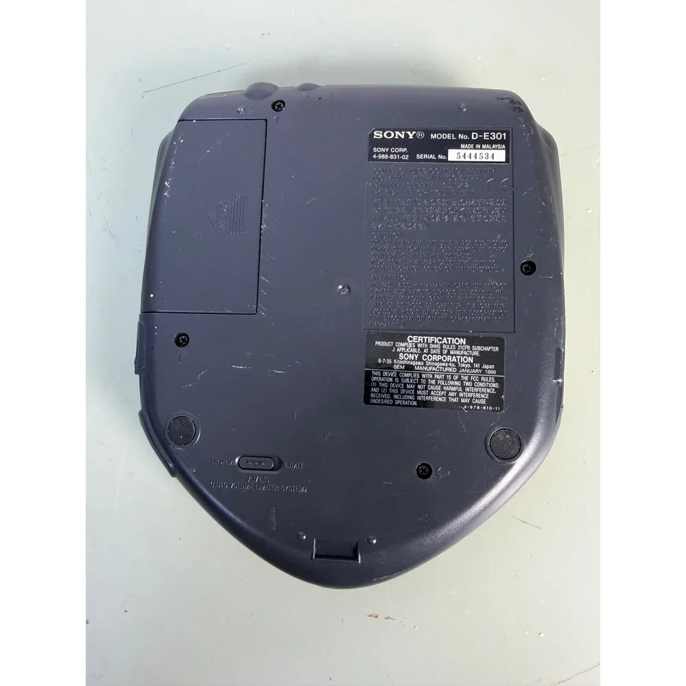 Sony Discman ESP D-E301 portable CD player ESP Mega Bass Vintage Y2K Tech